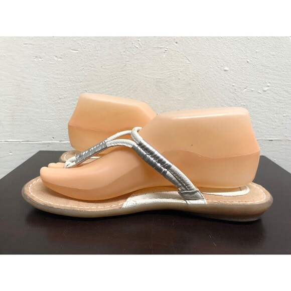 BOC Born Concept Thong Flat Sandal slip on white strap man made upper Women 7/38 - Picture 5 of 12